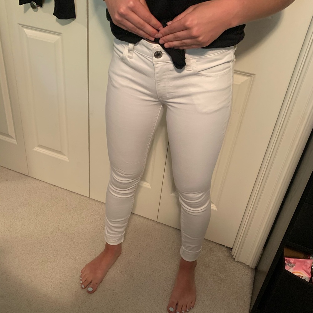 White American Eagle Skinny Jeans